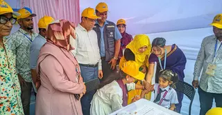 নারায়ণগঞ্জ সিটি করপোরেশনের টাইফয়েড টিকা প্রদান কার্যক্রমের উদ্বোধন